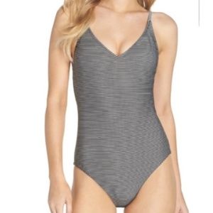 Chelsea 28 women's swimsuit - size small